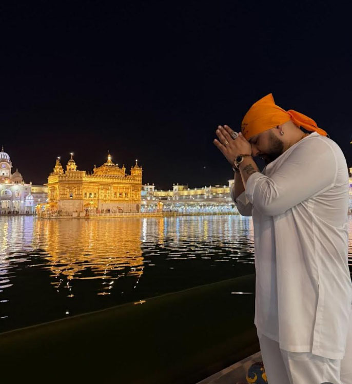 ਸੱਚਖੰਡ ਸ੍ਰੀ ਹਰਿਮੰਦਰ ਸਾਹਿਬ ਵਿਖੇ ਨਤਮਸਤਕ ਹੋਏ ਗਾਇਕ ਬੀ ਪਰਾਕ, ਸਰਬੱਤ ਦੇ ਭਲੇ ਦੀ ਕੀਤੀ ਅਰਦਾਸ